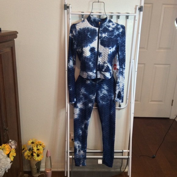 🎉Yes! Navy Blue Crop Top Jogging Set🎉SizeMedium - Picture 1 of 8